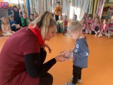 Děti za sběr kaštanů a žaludů převzaly slavnostní odměny
